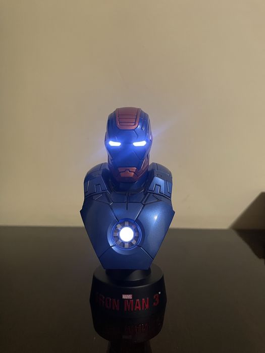 1/6 Iron Man Iron Man 3 War Machine Mark 2 Collectible Bust Hot Toys