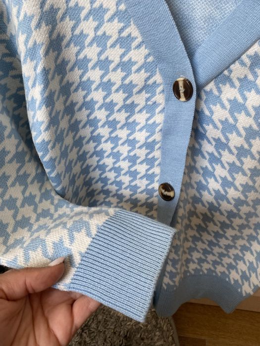 Стильна кофтинка для дівчинки