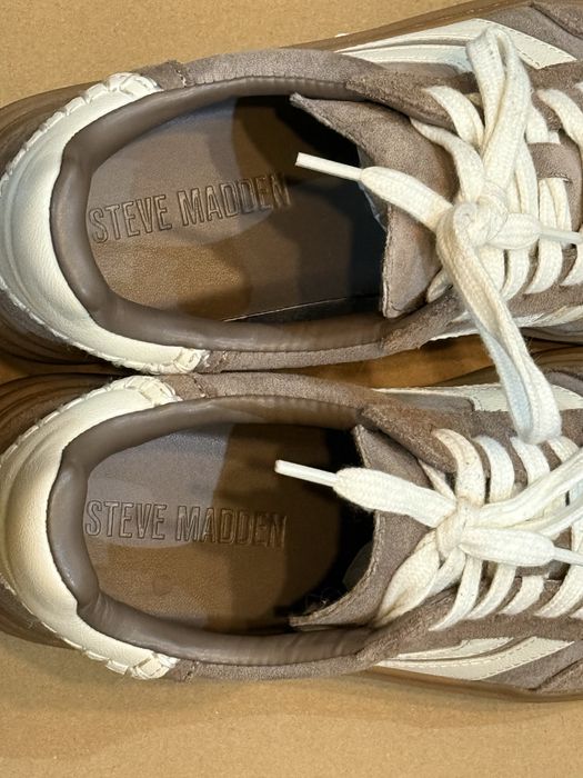 Коричневі кросівки Steve madden