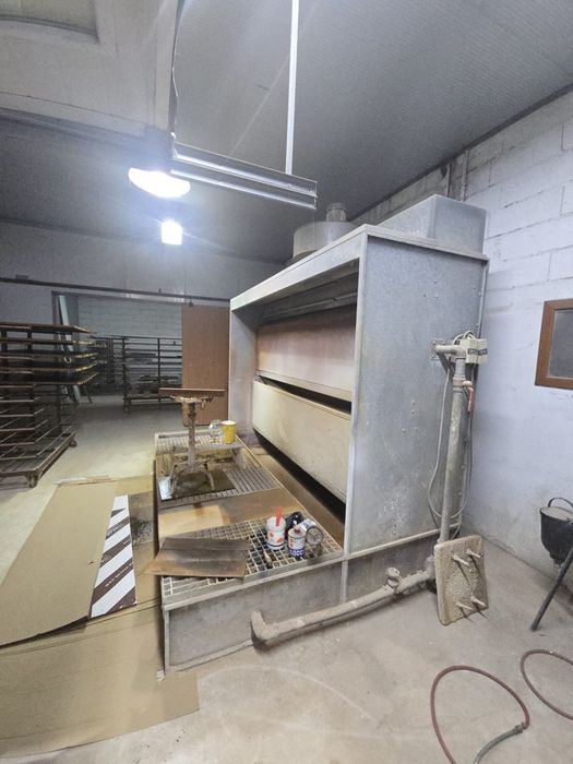 Cabine de pintura com cascata