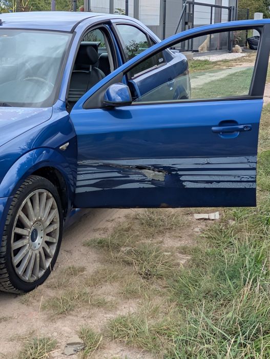 Ford Mondeo ST 220