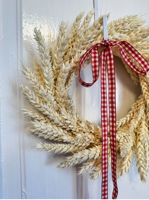 Різдвяний вінок з колосків пшениці, новорічний вінок