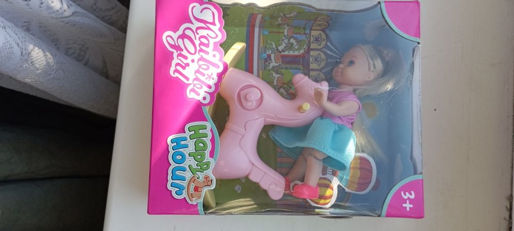 Дитяча іграшка для дівчинки