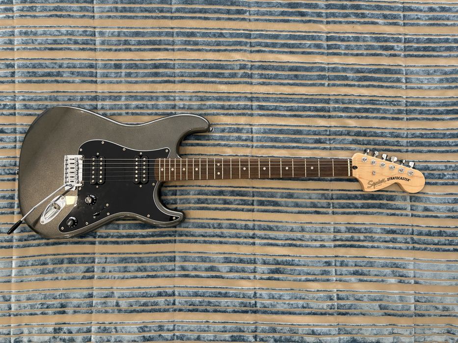 Kit Completo Fender Squier Stratocaster HH + Interface Áudio