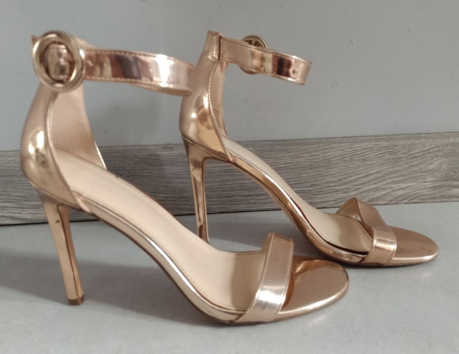 Złote sandały, szpilki, na obcasie, na lato rozmiar 39 v by very