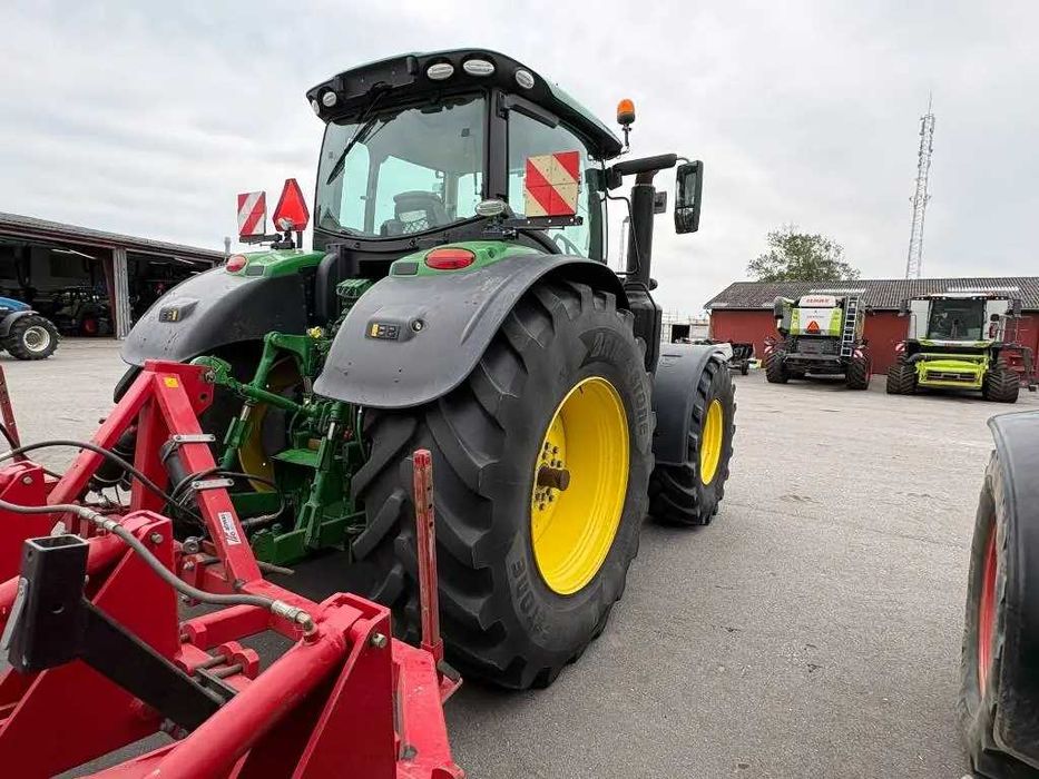 John Deere 6250 R вживаний
