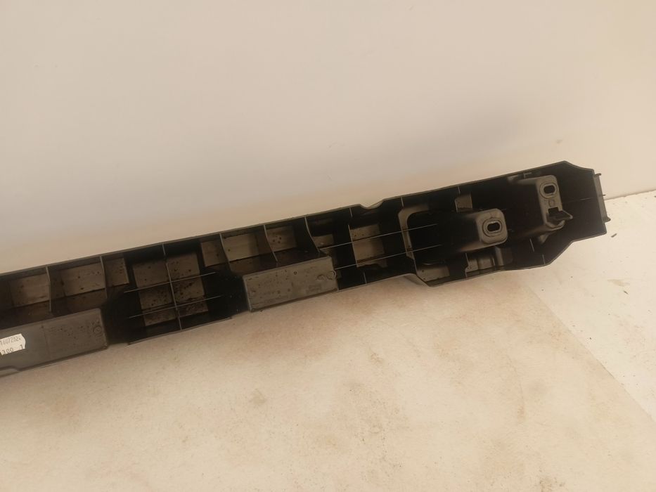 Dacia Duster III 3 24- belka zderzaka tył tylna absorber nowy