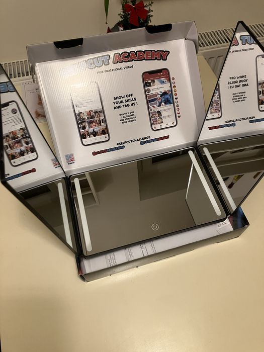 Przenośne zawieszane 3 kierunkowe lustro do strzyżenia / makijażu Led