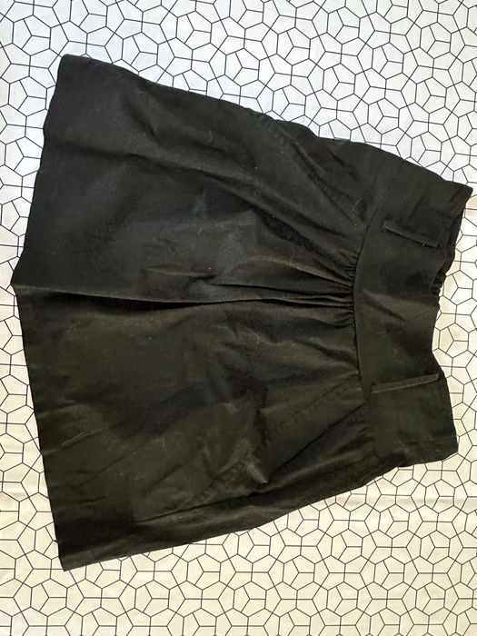 Czarna spódnica mini L