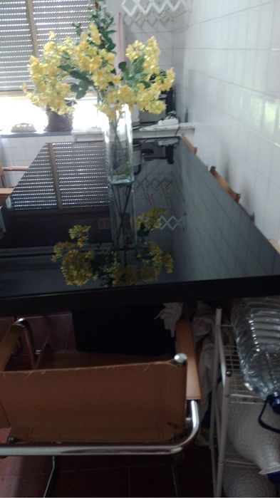 Mesa de jantar de vidro