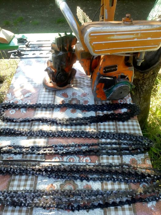 Продам бензопилу урал-електрон