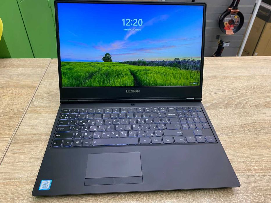 Продам ігровий ноутбук Lenovo Legion Y540-15IRH (81SX009TRA)