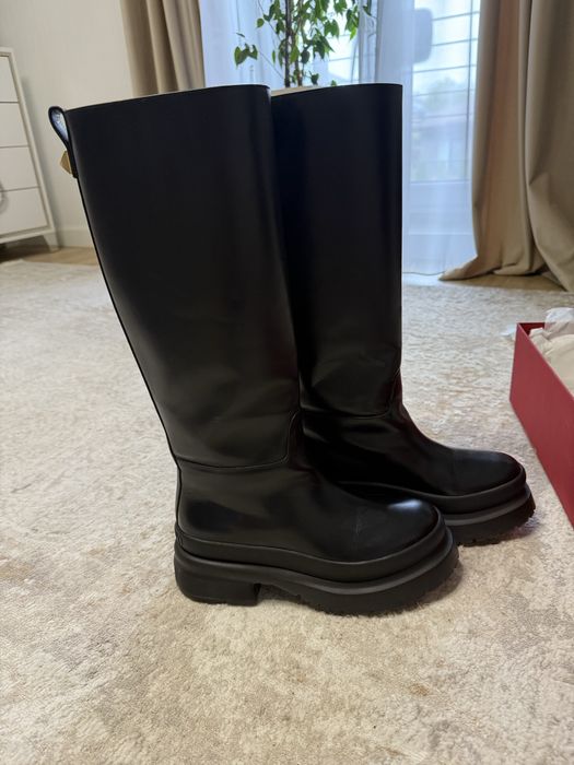 Чоботи Valentino