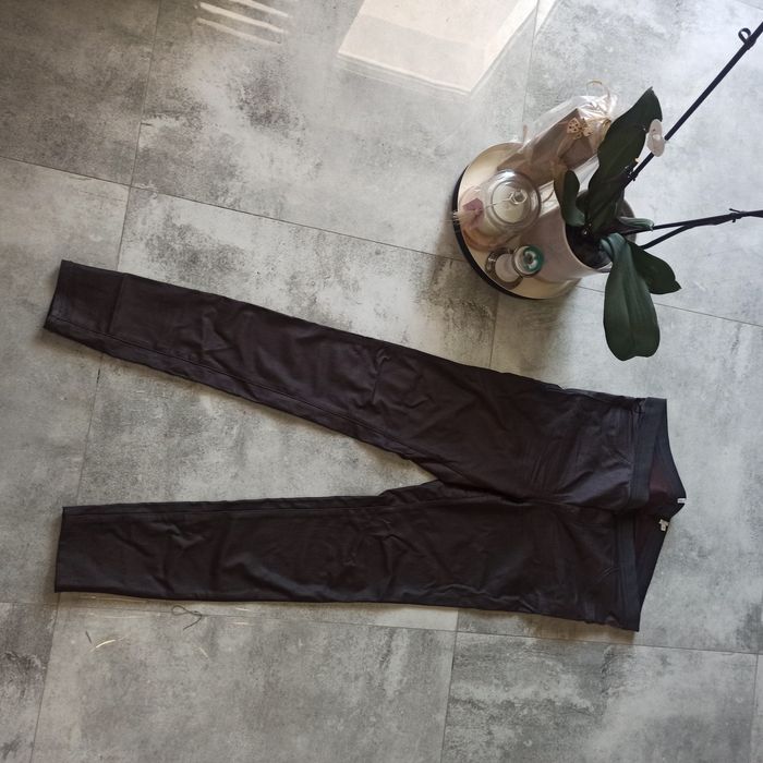 Brązowe woskowane legginsy rozmiar 42