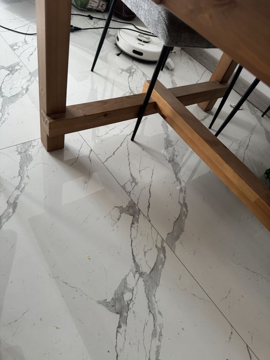 Stół z litego drewna Ikea