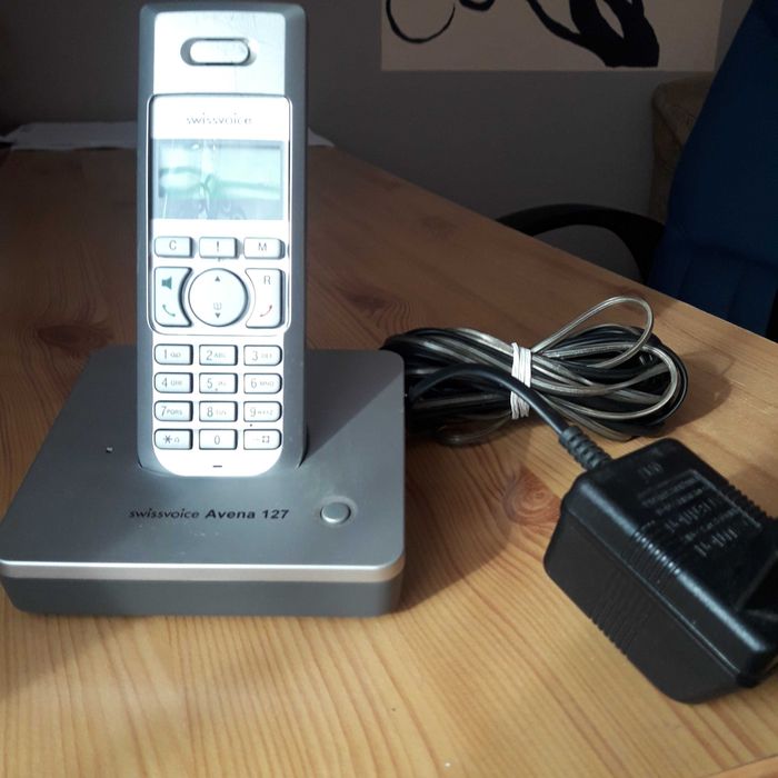 Telefon bezprzewodowy stacjonarny