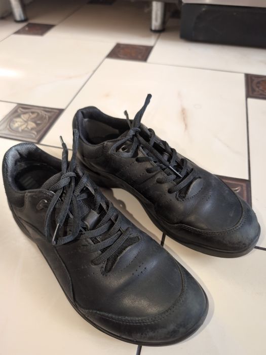 Кросівки Ecco в гарному стані