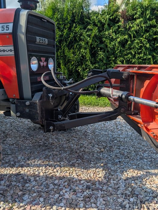 Ciągnik Ursus MF 255