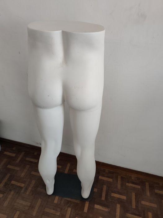 Manequim pernas de homem com base