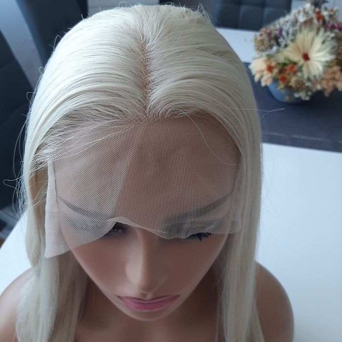 Peruka lace front platynowa 40 cm