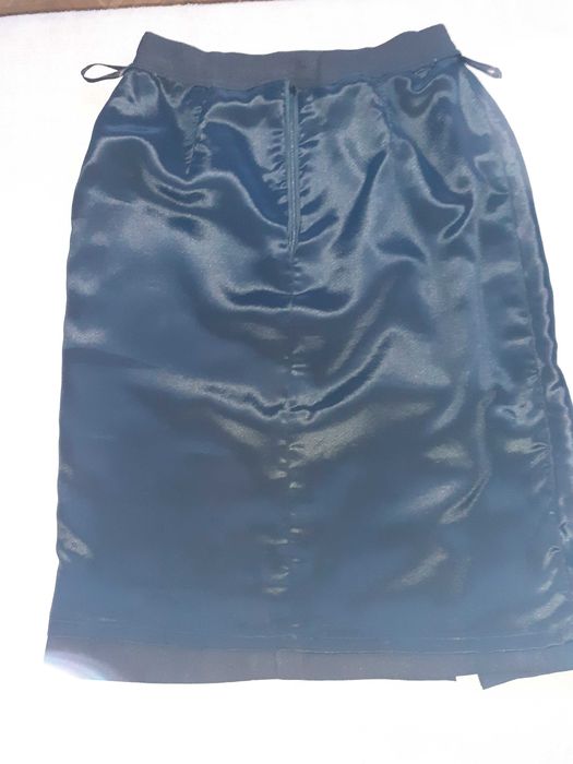 Spódnica czarna, prosta "ołówkowa" na podszewce