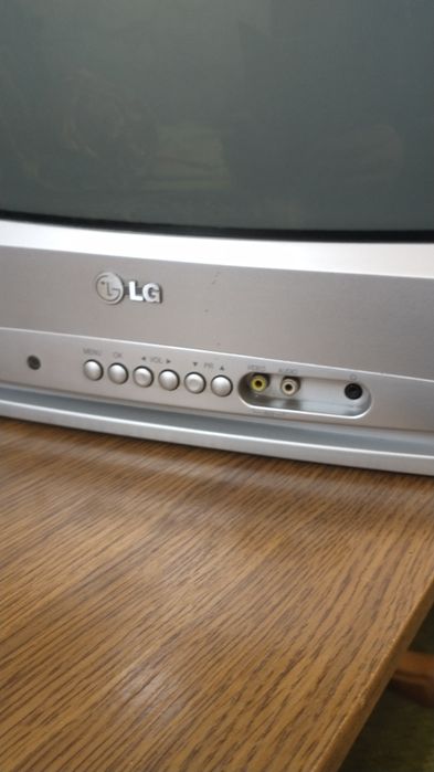 Телевізор LG діагональ 51см.