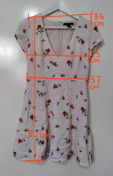 Vestido rosa claro flores vermelhas - Forever 21, S