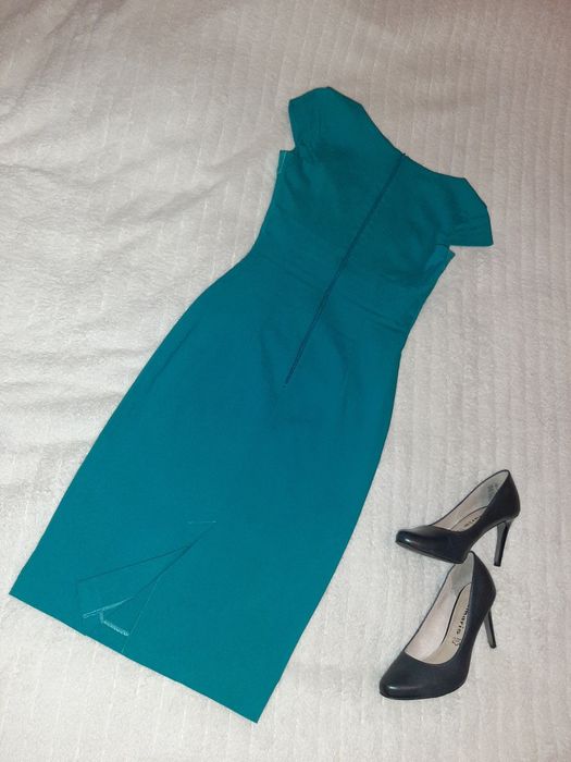 Zielona sukienka ołówkowa firmy Hybrid - rozmiar - NOWA