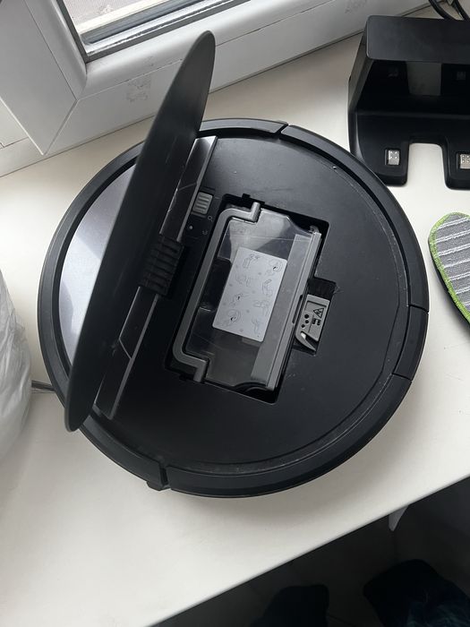 IRobot roomba combo роботплыесос с влажной уборкой