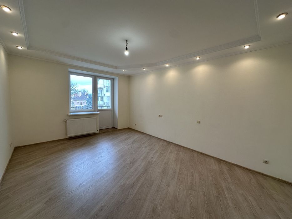 Продається світла та простора 2-кімнатна квартира вул. Мулика