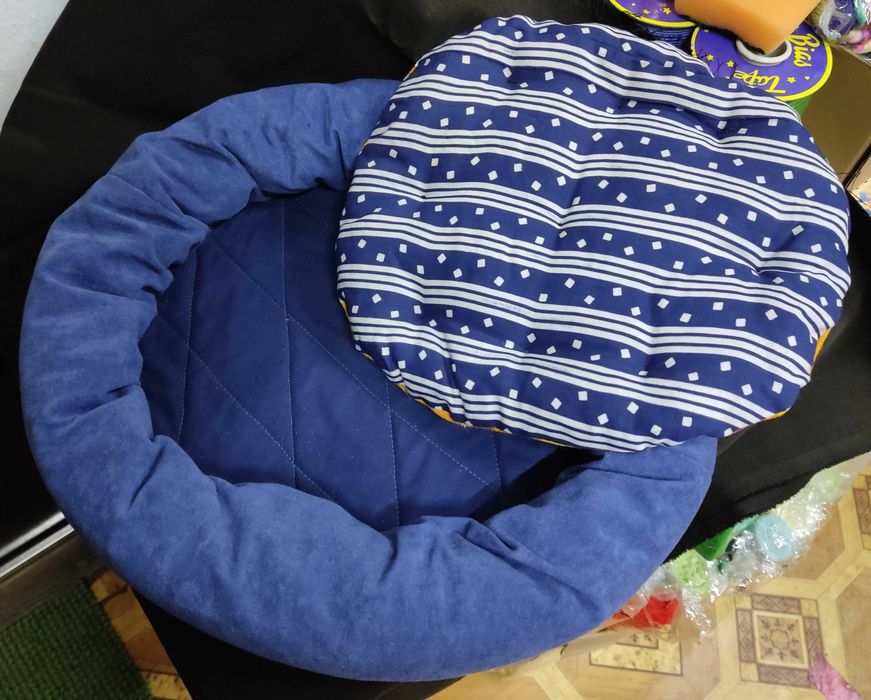 Лежак для котів/маленьких собак зі знімною подушечкою, зручний, d40см