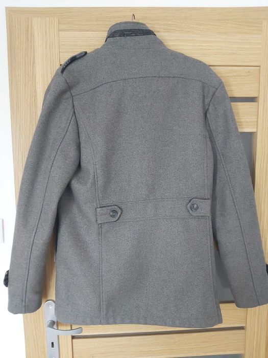 Modny męski płaszcz jesień Carry M