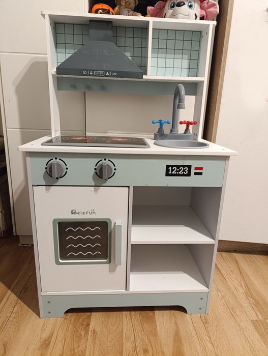 Kuchenka do zabawy dla dziecka