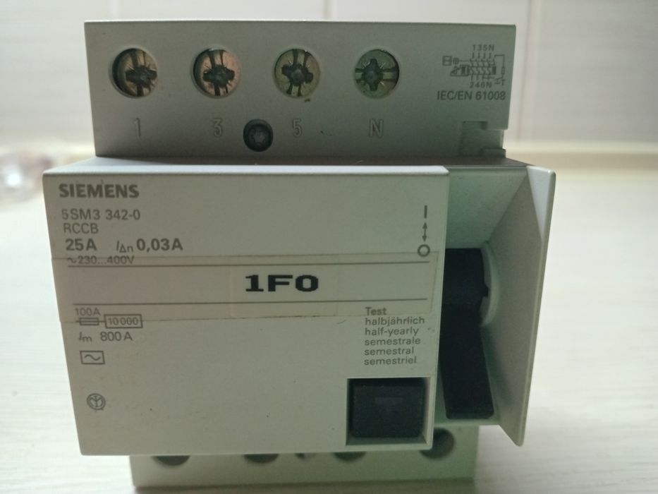 УЗО 40а siemens.
