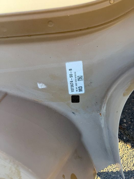 Крыло заднее правое Tesla model 3