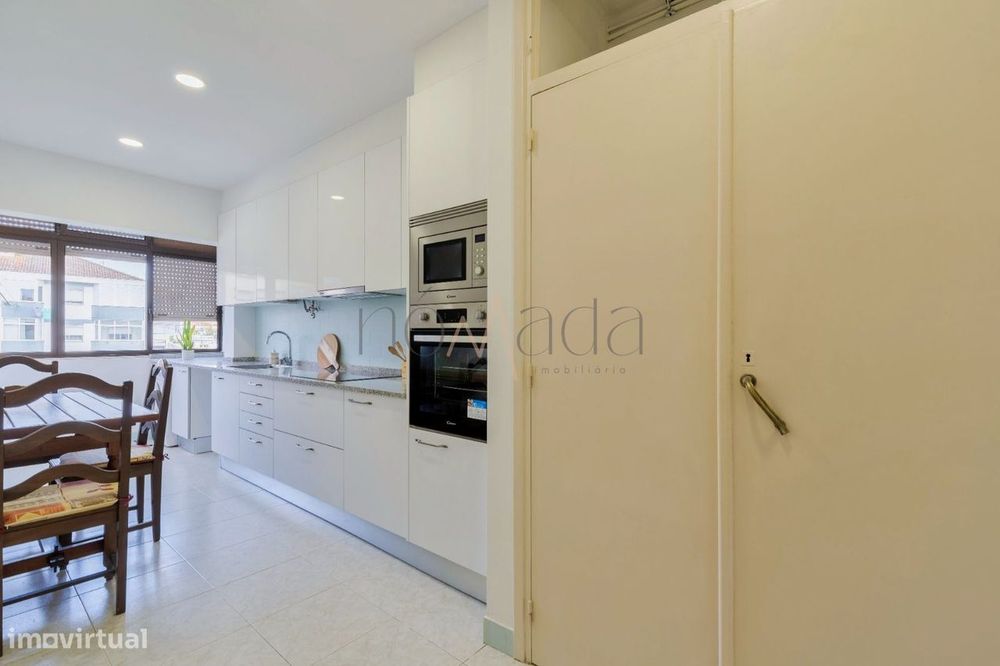 T3 luminoso com varanda e marquise | Excelente localização