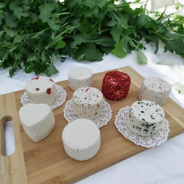 Mleko kozie, sery podpuszczkowe, jogurt naturalny z mleka KOZIEGO