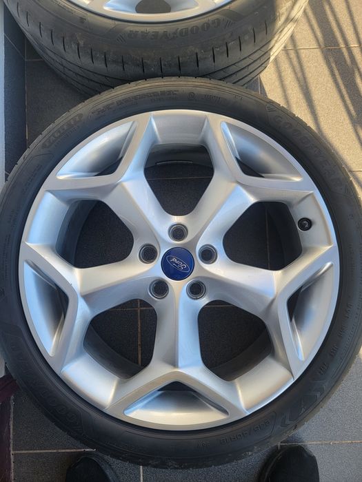 Kola ford oem  5x108 19 . 235/40 19 Goodyear Eagle f1 czujniki TPMS