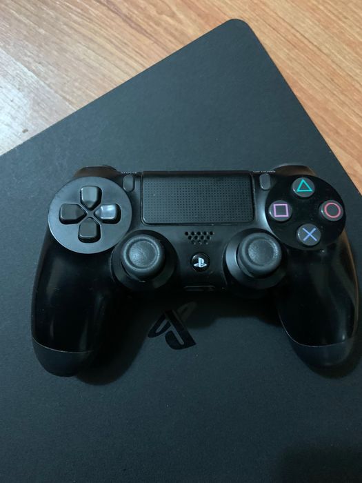 Play station 4 slim