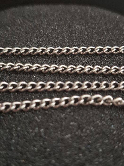 Łańcuszek metalowo srebrny