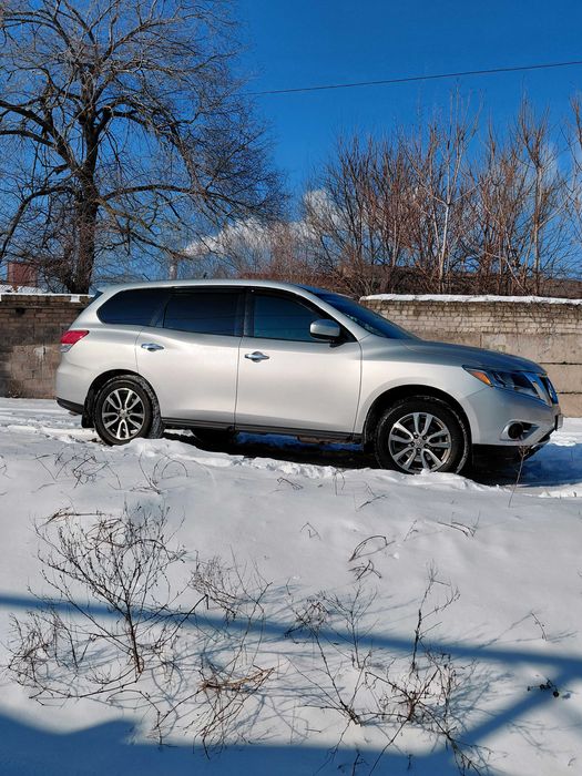 Nissan Pathfinder r52