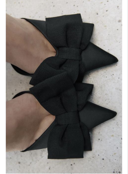 Чорні туфлі зара з бантом