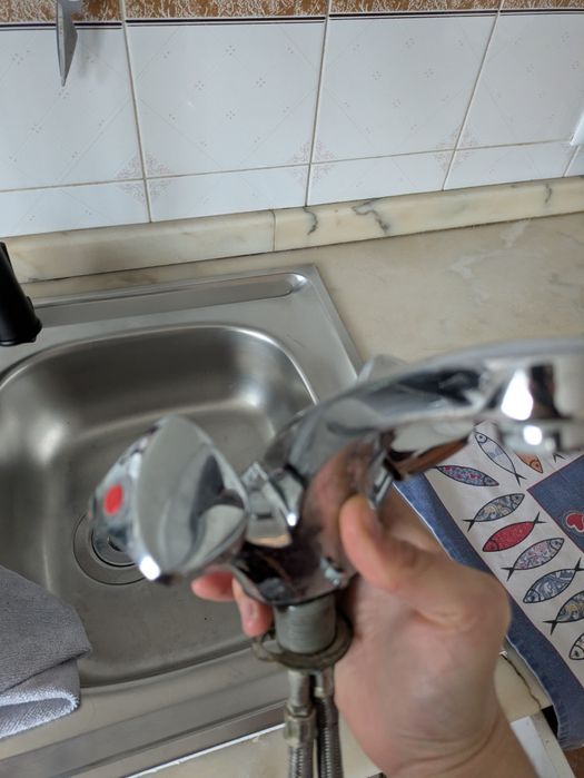 2 Torneiras de lavatório