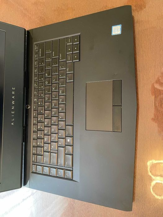 Ноутбук 15" FHD Alienware 15 R4 (I7-8750H/16Gb/SSD256+HDD 1Tb/GTX1070)