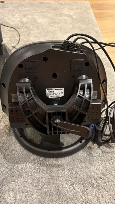 Volante Thrustmaster T150 + Pedais