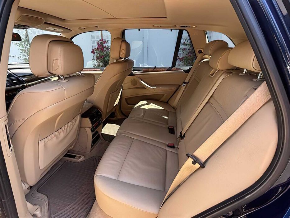 BMW X5 xDrive35d      2012