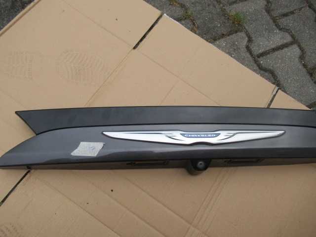 Blenda pokrywy bagażnika Chrysler Pacifica