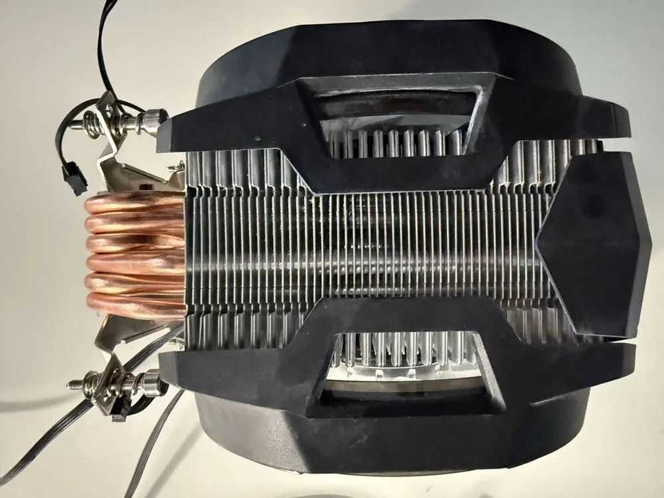 Masywny wentylator procesora i7-7700k Cooler Master Air MA610P LED LGA