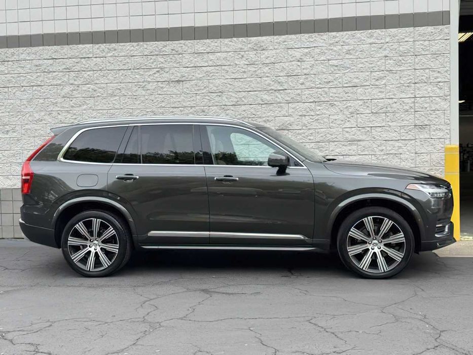 Volvo XC90 B5      2022