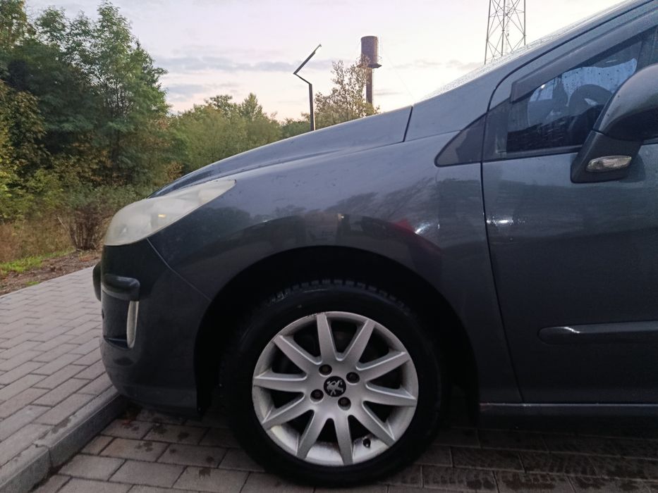 продам авто Пежо 308